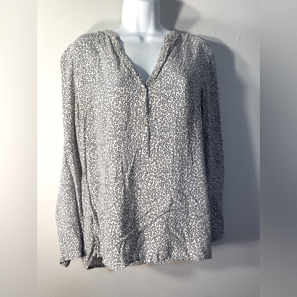 Esprit Size 8 Ladie's White with Black Hearts Long Sleeve Blouse